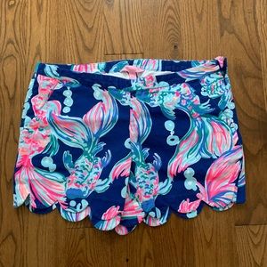 Lilly Pulitzer scalloped shorts size 4